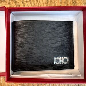 Brand new Men’s Ferragamo wallet